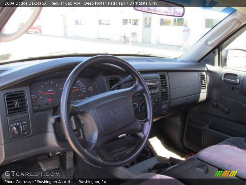 Dashboard of 2004 Dakota SXT Regular Cab 4x4