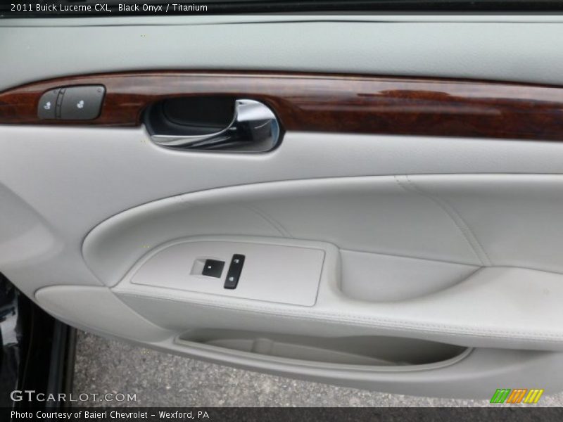 Black Onyx / Titanium 2011 Buick Lucerne CXL