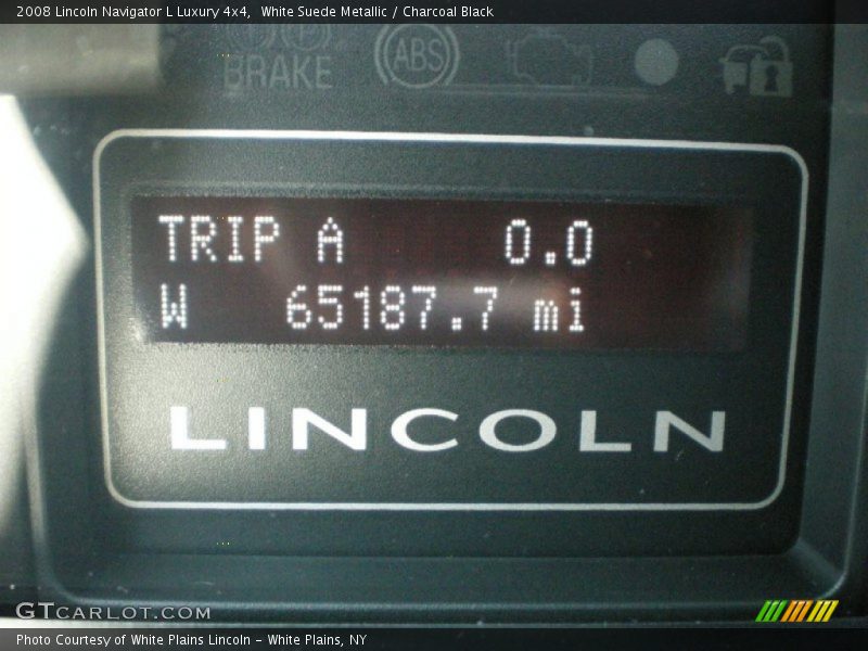 White Suede Metallic / Charcoal Black 2008 Lincoln Navigator L Luxury 4x4