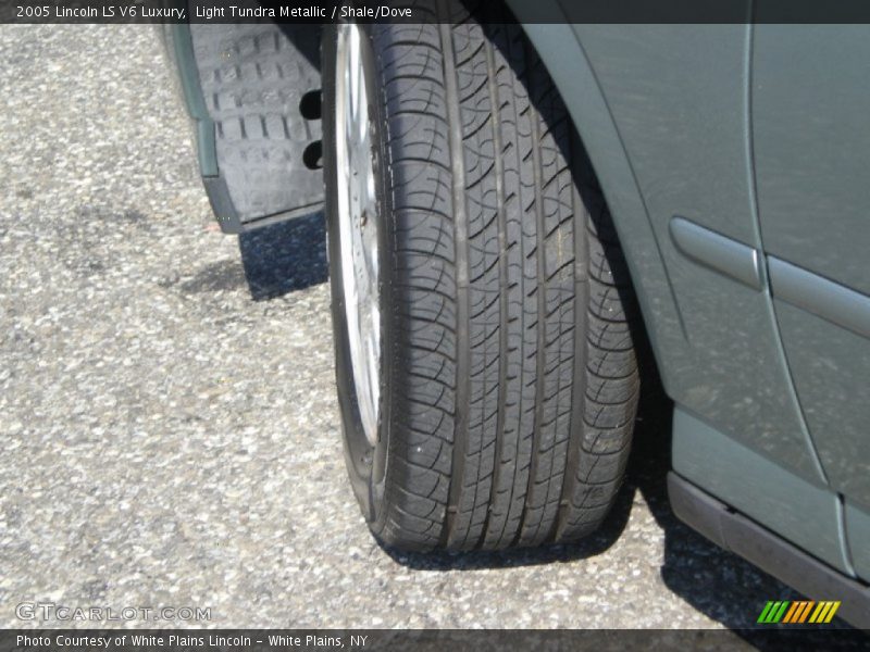Light Tundra Metallic / Shale/Dove 2005 Lincoln LS V6 Luxury