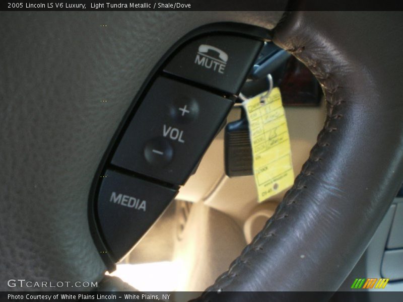Controls of 2005 LS V6 Luxury