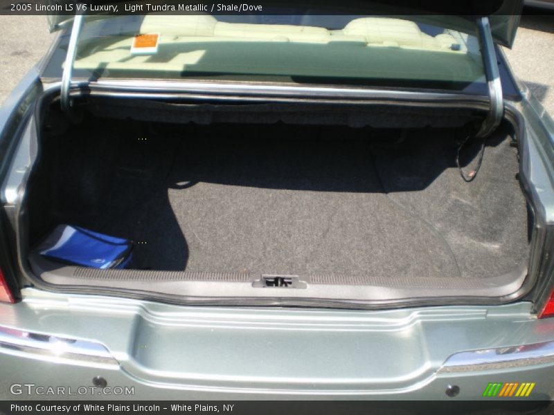  2005 LS V6 Luxury Trunk