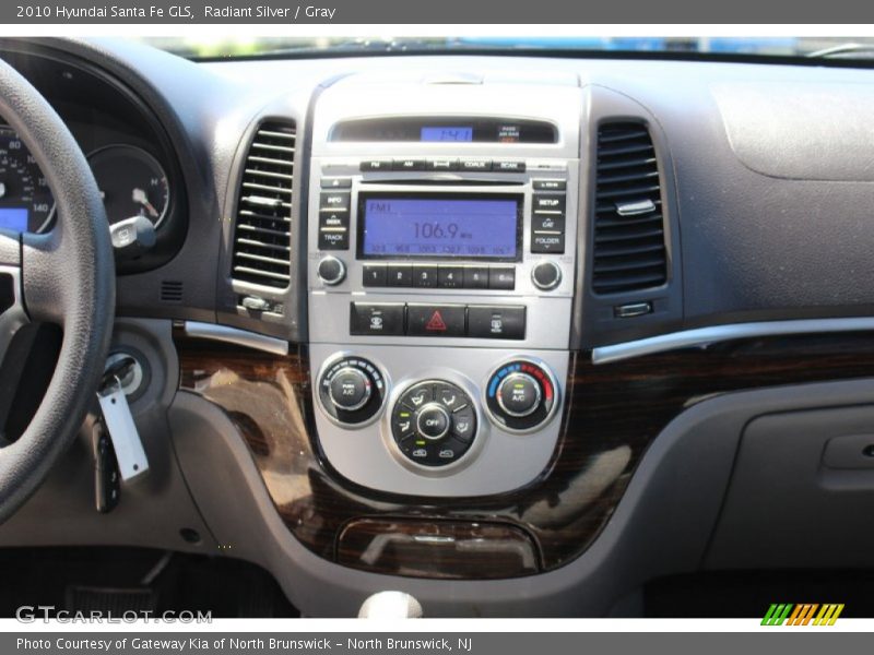 Radiant Silver / Gray 2010 Hyundai Santa Fe GLS