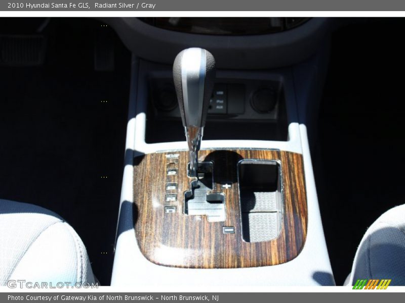Radiant Silver / Gray 2010 Hyundai Santa Fe GLS