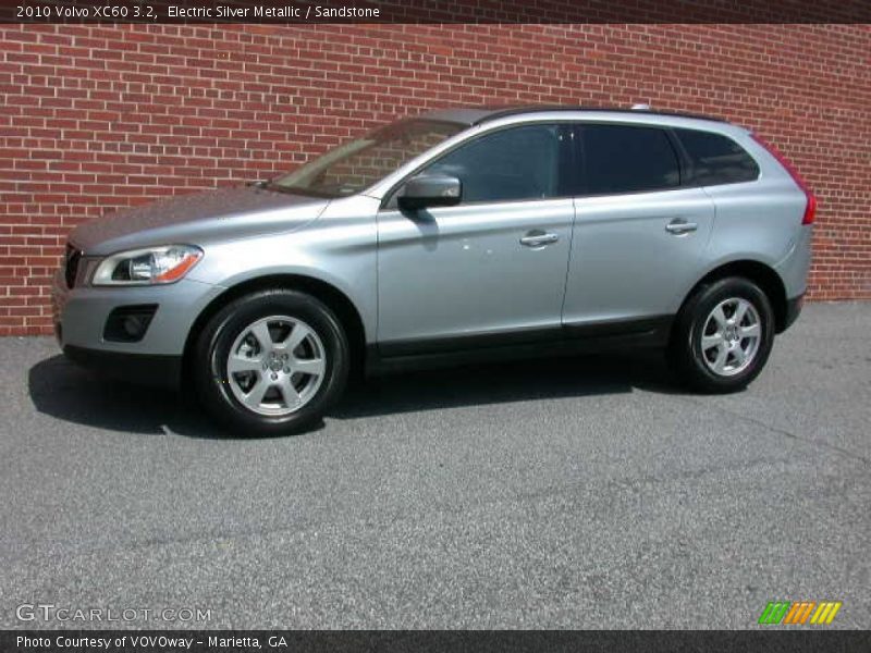 Electric Silver Metallic / Sandstone 2010 Volvo XC60 3.2