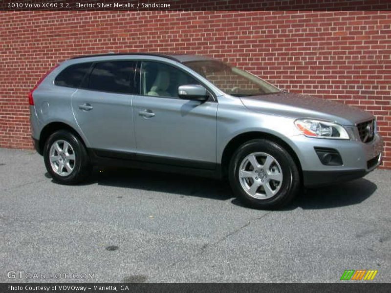 Electric Silver Metallic / Sandstone 2010 Volvo XC60 3.2