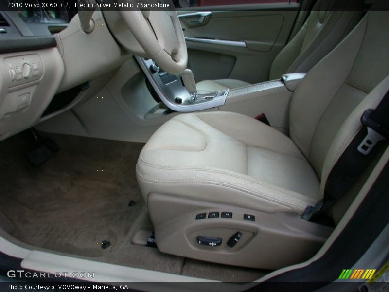 Electric Silver Metallic / Sandstone 2010 Volvo XC60 3.2