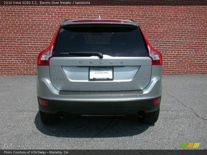 Electric Silver Metallic / Sandstone 2010 Volvo XC60 3.2