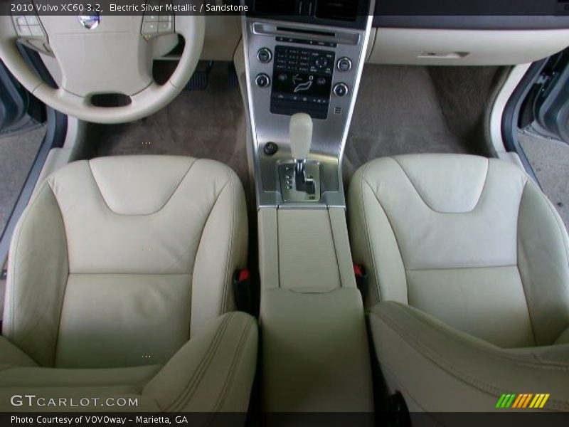 Electric Silver Metallic / Sandstone 2010 Volvo XC60 3.2