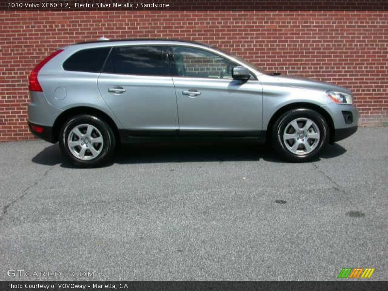 Electric Silver Metallic / Sandstone 2010 Volvo XC60 3.2
