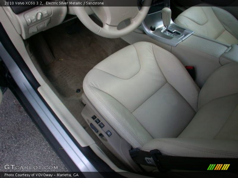 Electric Silver Metallic / Sandstone 2010 Volvo XC60 3.2