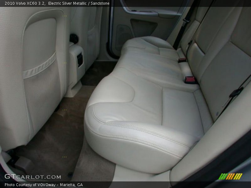Electric Silver Metallic / Sandstone 2010 Volvo XC60 3.2