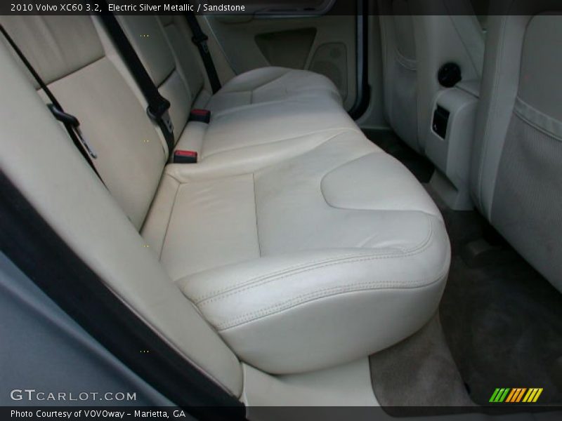Electric Silver Metallic / Sandstone 2010 Volvo XC60 3.2