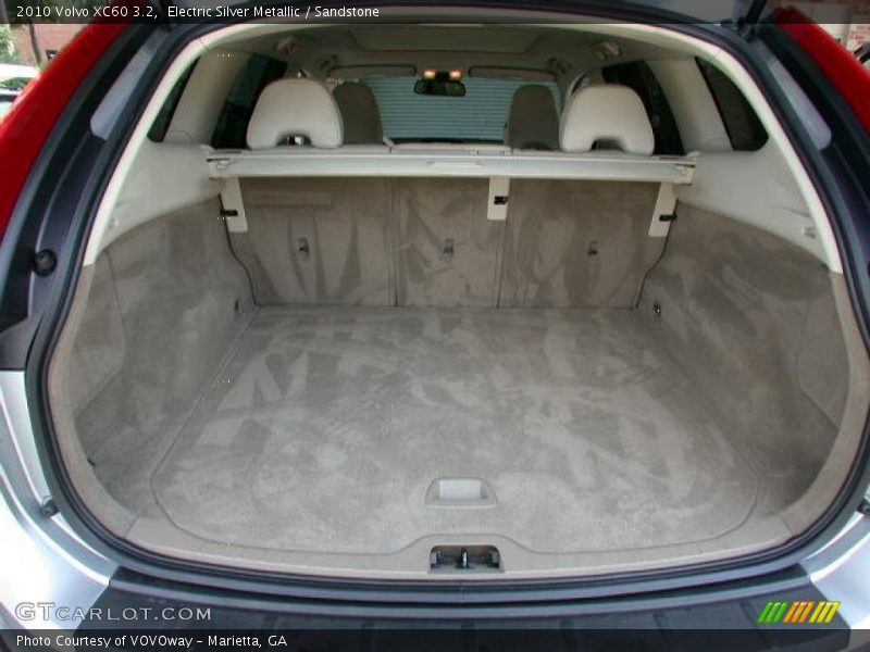 Electric Silver Metallic / Sandstone 2010 Volvo XC60 3.2
