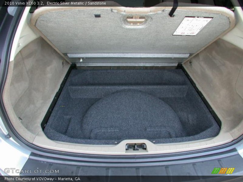Electric Silver Metallic / Sandstone 2010 Volvo XC60 3.2