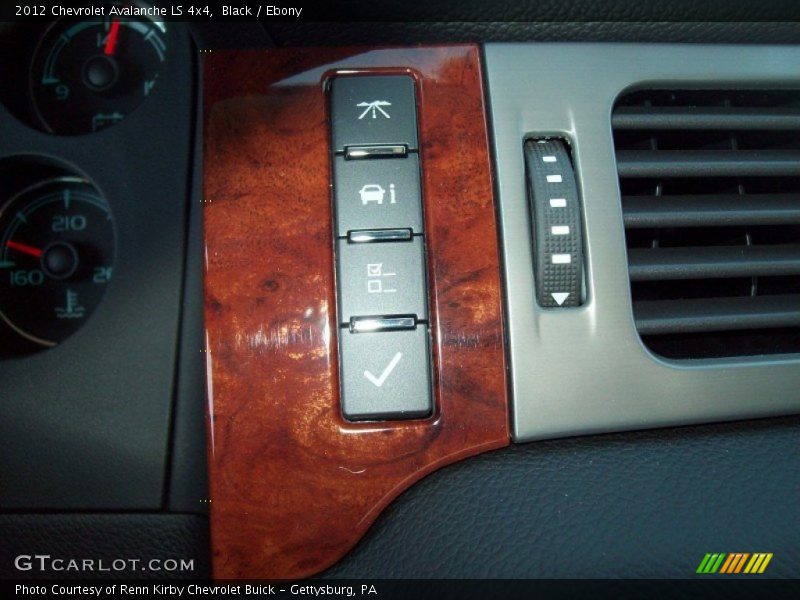 Black / Ebony 2012 Chevrolet Avalanche LS 4x4