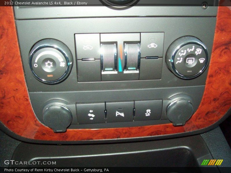 Black / Ebony 2012 Chevrolet Avalanche LS 4x4