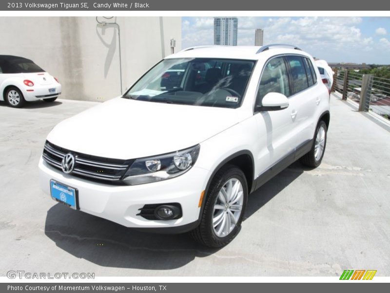 Candy White / Black 2013 Volkswagen Tiguan SE