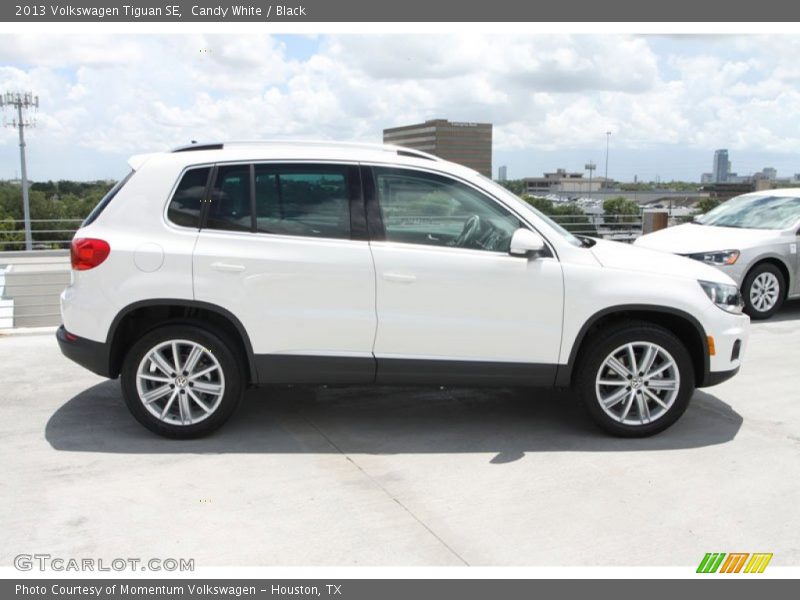 Candy White / Black 2013 Volkswagen Tiguan SE