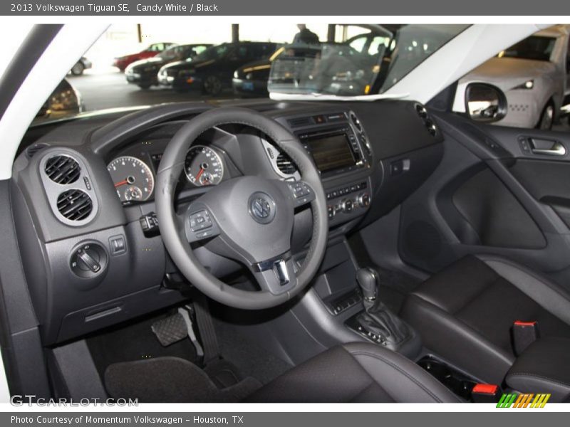 Candy White / Black 2013 Volkswagen Tiguan SE