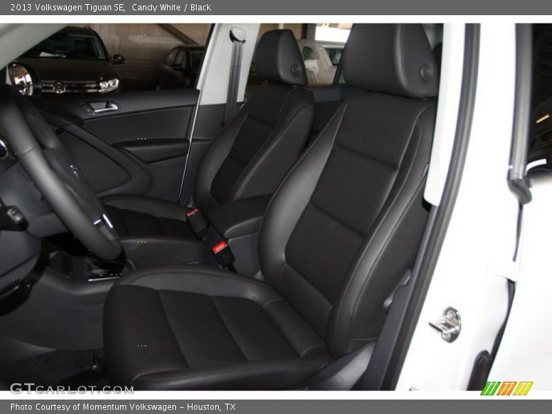 Candy White / Black 2013 Volkswagen Tiguan SE