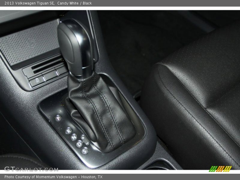 Candy White / Black 2013 Volkswagen Tiguan SE