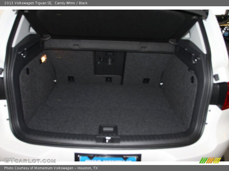 Candy White / Black 2013 Volkswagen Tiguan SE