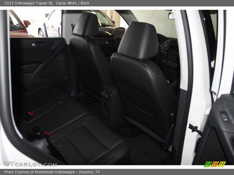 Candy White / Black 2013 Volkswagen Tiguan SE