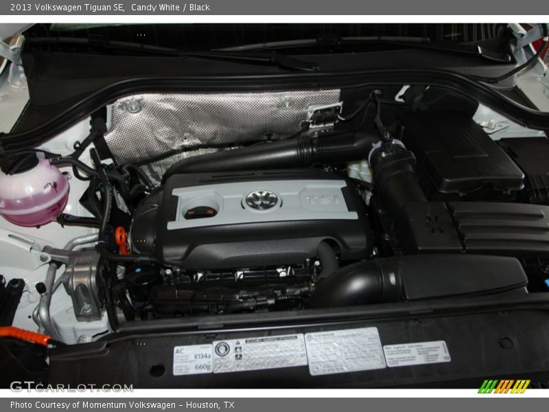 Candy White / Black 2013 Volkswagen Tiguan SE