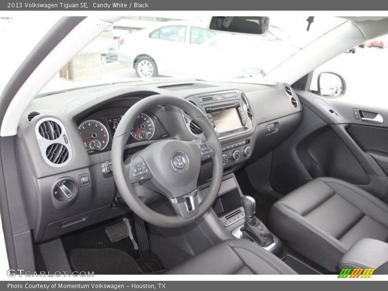 Candy White / Black 2013 Volkswagen Tiguan SE