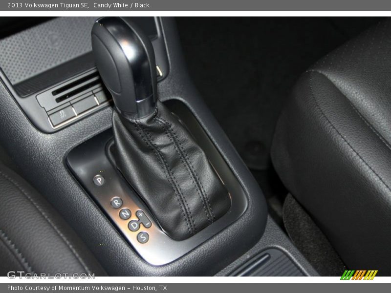 Candy White / Black 2013 Volkswagen Tiguan SE