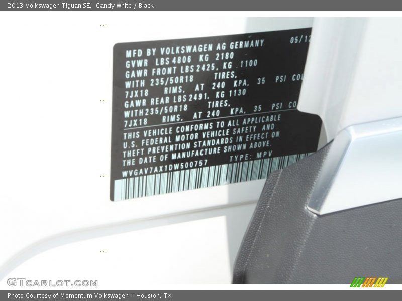 Candy White / Black 2013 Volkswagen Tiguan SE