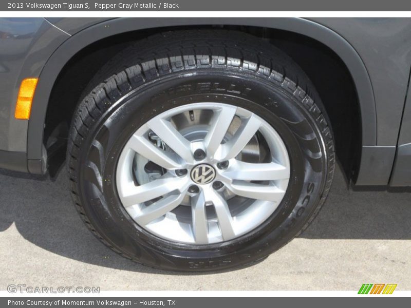 Pepper Gray Metallic / Black 2013 Volkswagen Tiguan S