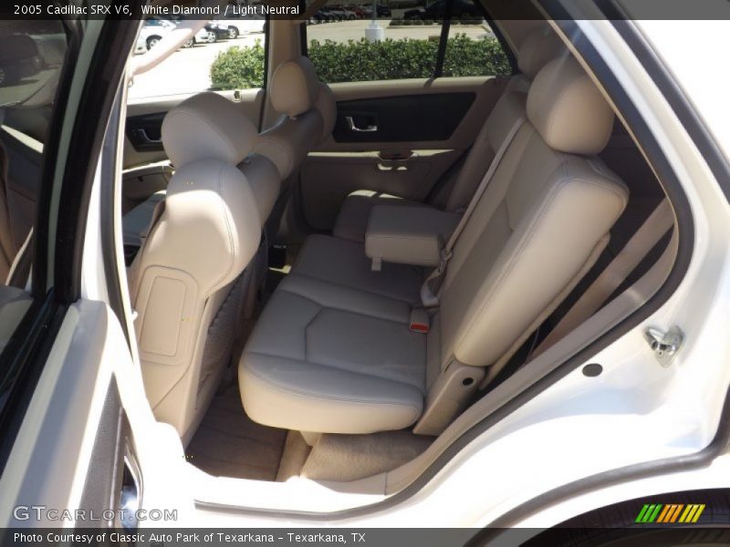 White Diamond / Light Neutral 2005 Cadillac SRX V6