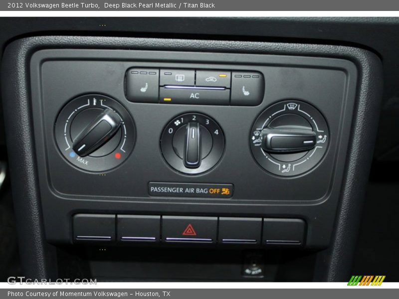 Deep Black Pearl Metallic / Titan Black 2012 Volkswagen Beetle Turbo