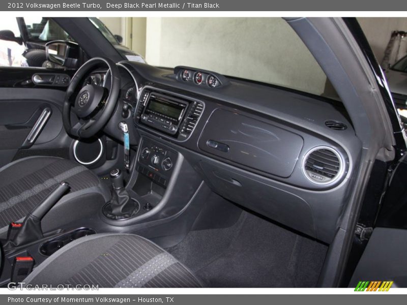 Deep Black Pearl Metallic / Titan Black 2012 Volkswagen Beetle Turbo