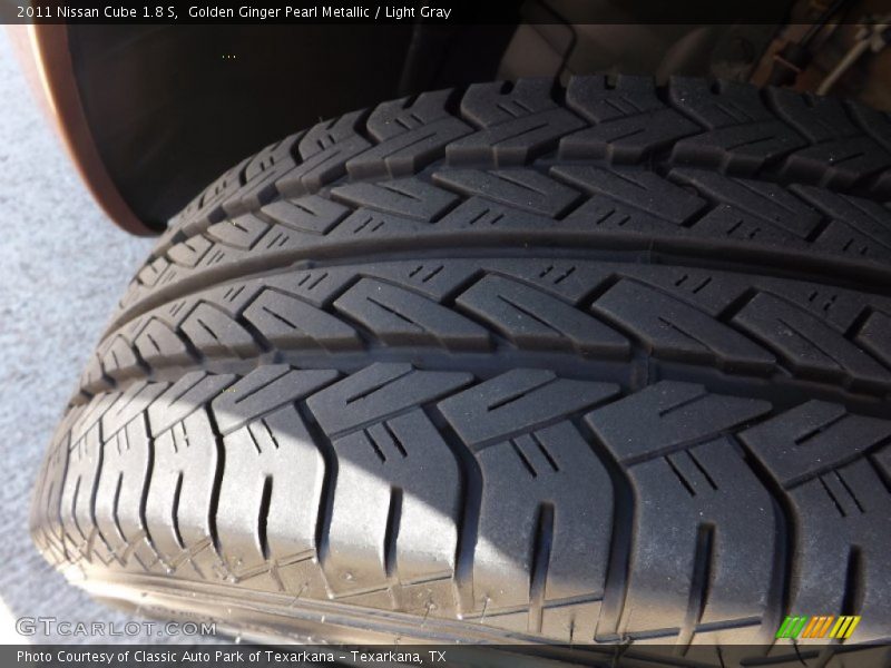 Golden Ginger Pearl Metallic / Light Gray 2011 Nissan Cube 1.8 S
