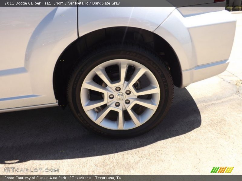 Bright Silver Metallic / Dark Slate Gray 2011 Dodge Caliber Heat