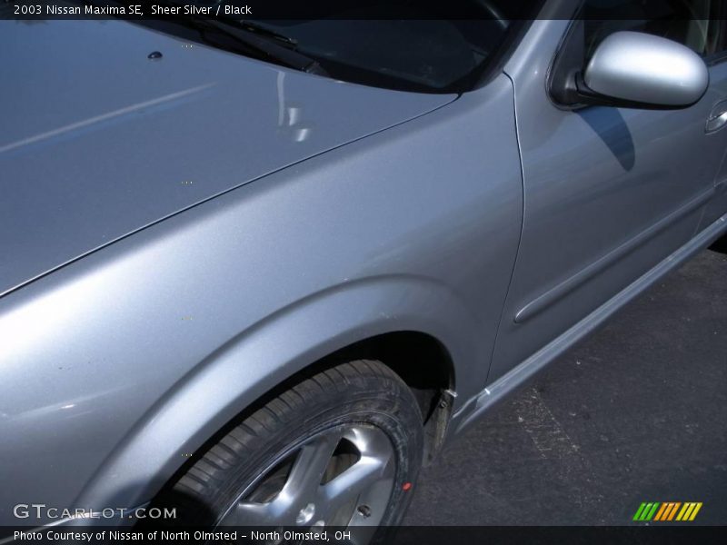 Sheer Silver / Black 2003 Nissan Maxima SE
