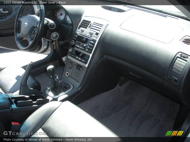 Sheer Silver / Black 2003 Nissan Maxima SE
