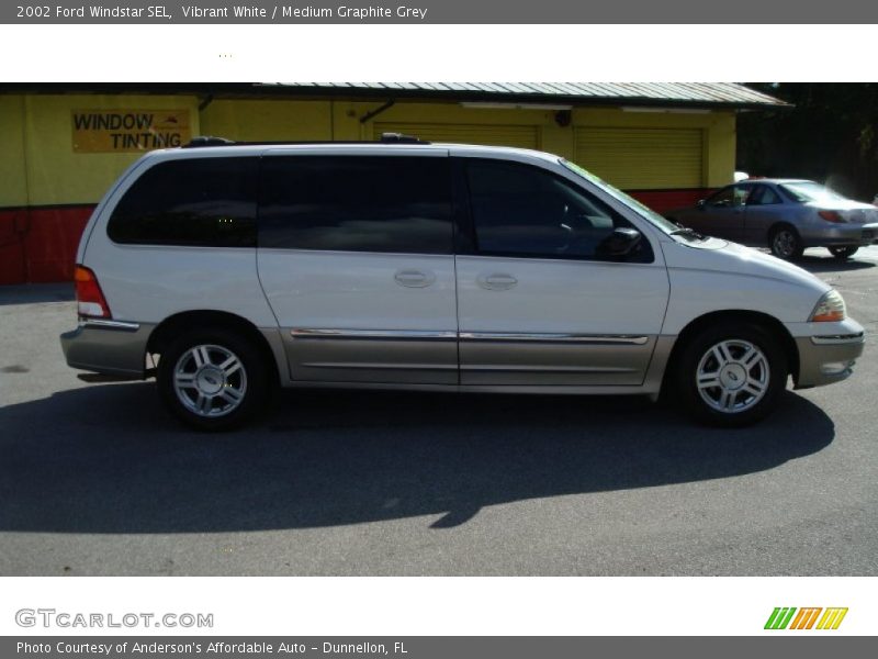 Vibrant White / Medium Graphite Grey 2002 Ford Windstar SEL