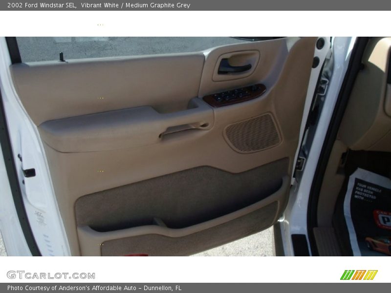 Vibrant White / Medium Graphite Grey 2002 Ford Windstar SEL