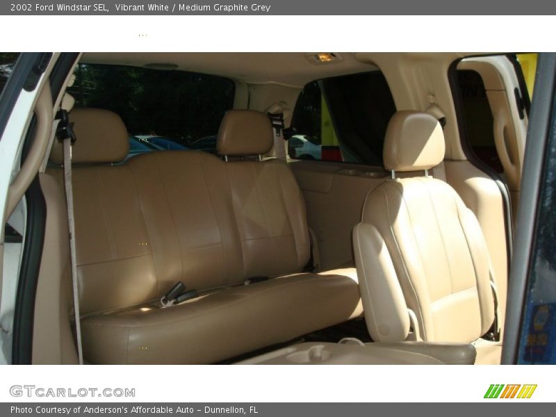 Vibrant White / Medium Graphite Grey 2002 Ford Windstar SEL