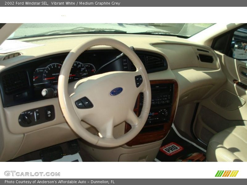 Vibrant White / Medium Graphite Grey 2002 Ford Windstar SEL
