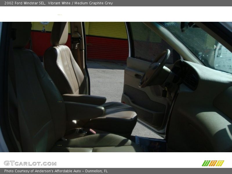 Vibrant White / Medium Graphite Grey 2002 Ford Windstar SEL