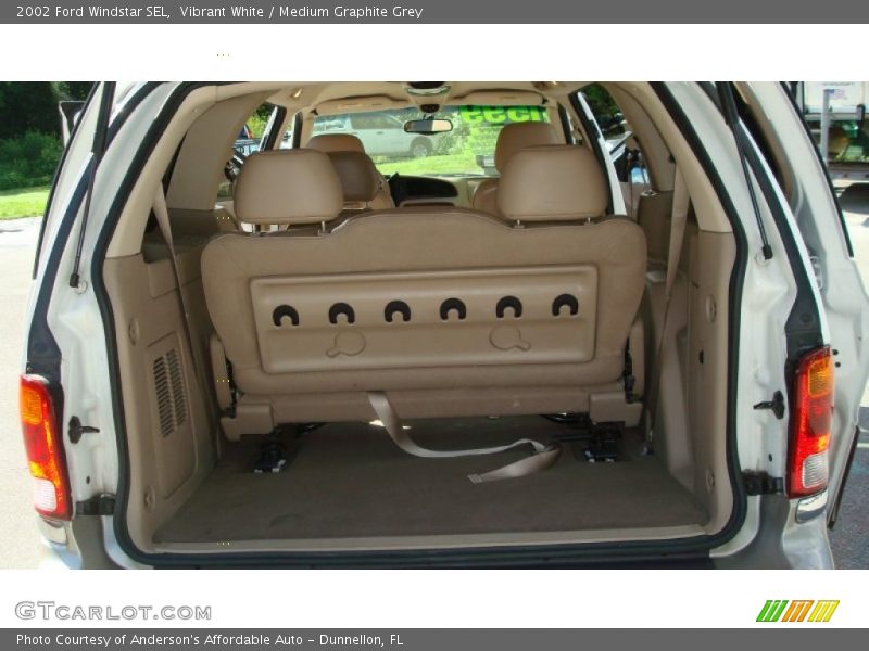 Vibrant White / Medium Graphite Grey 2002 Ford Windstar SEL