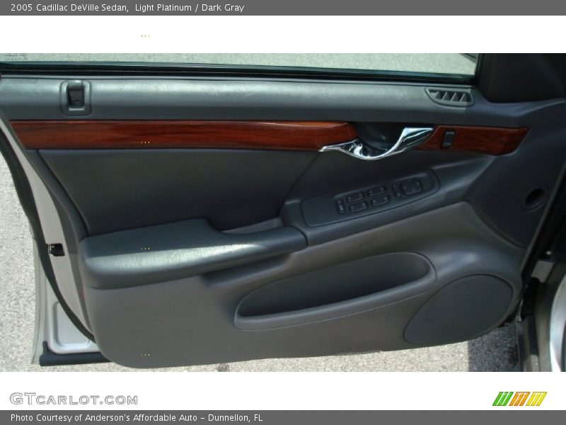 Light Platinum / Dark Gray 2005 Cadillac DeVille Sedan