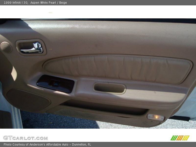 Aspen White Pearl / Beige 1999 Infiniti I 30