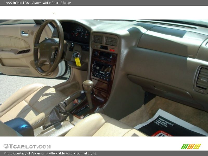 Aspen White Pearl / Beige 1999 Infiniti I 30