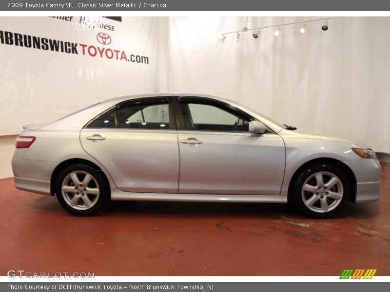 Classic Silver Metallic / Charcoal 2009 Toyota Camry SE